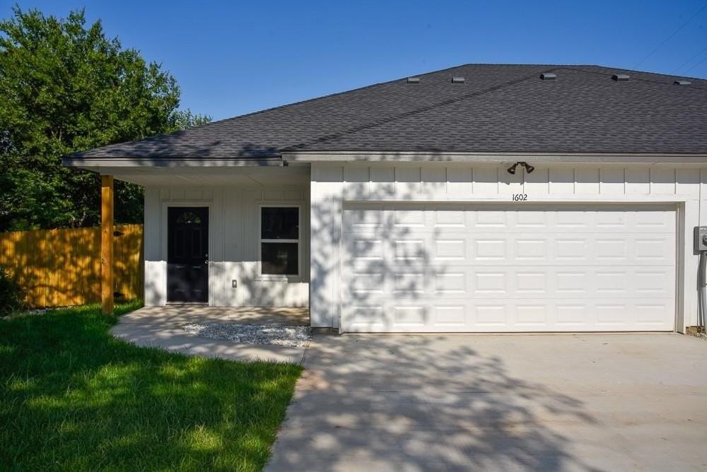 1602 N Mcdonald Ave - Photo 2 of 13