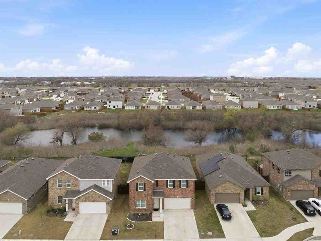 8325 Kimlewick Dr - Photo 4 of 39