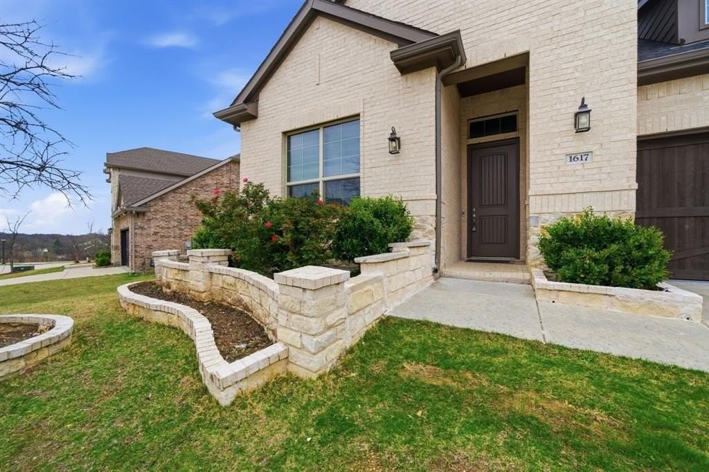 1617 Spanish Bay Ct - Photo 3 of 32