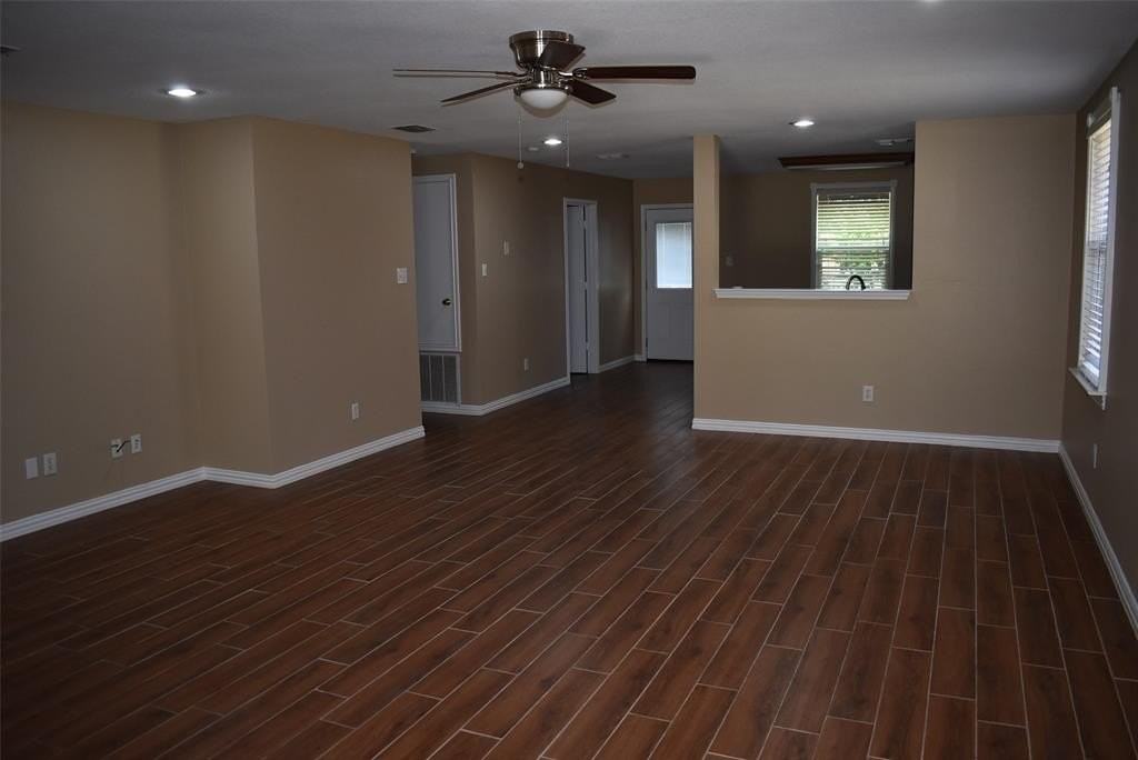 721 Pickwick Ln - Photo 2 of 19