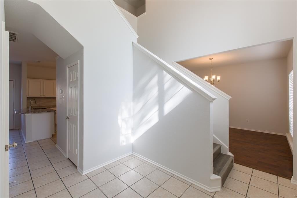 3820 Gardenia Ln - Photo 5 of 40