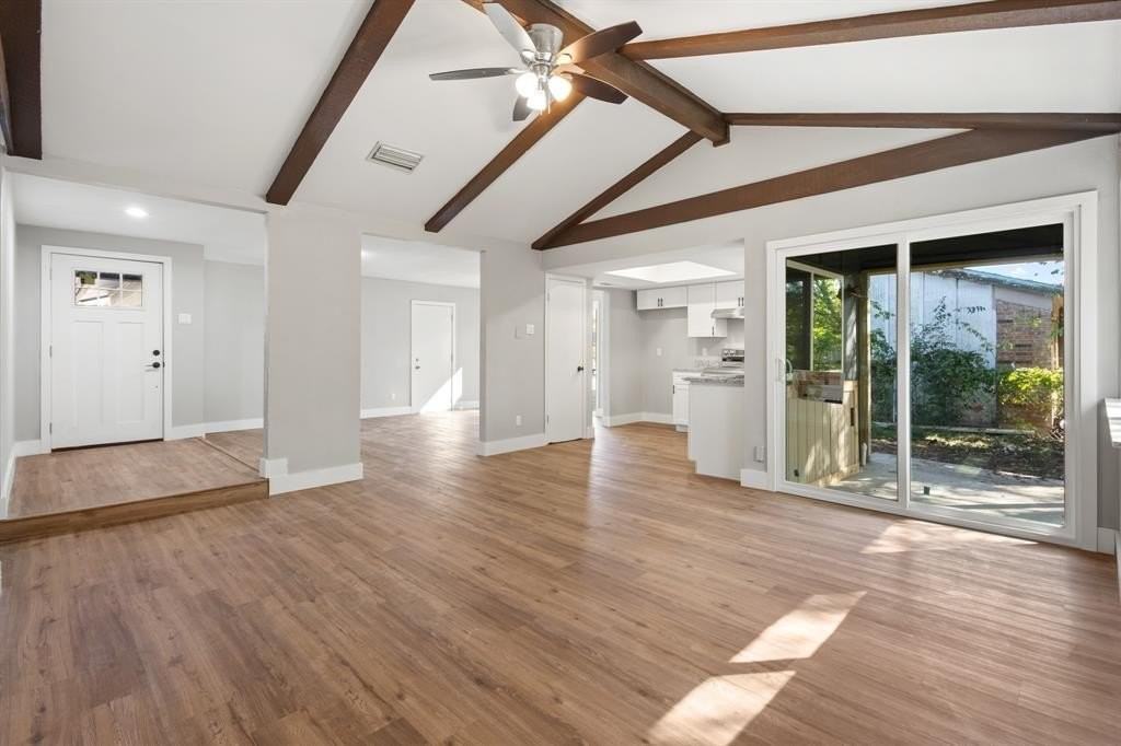 124 Bowling Green Cir - Photo 3 of 20