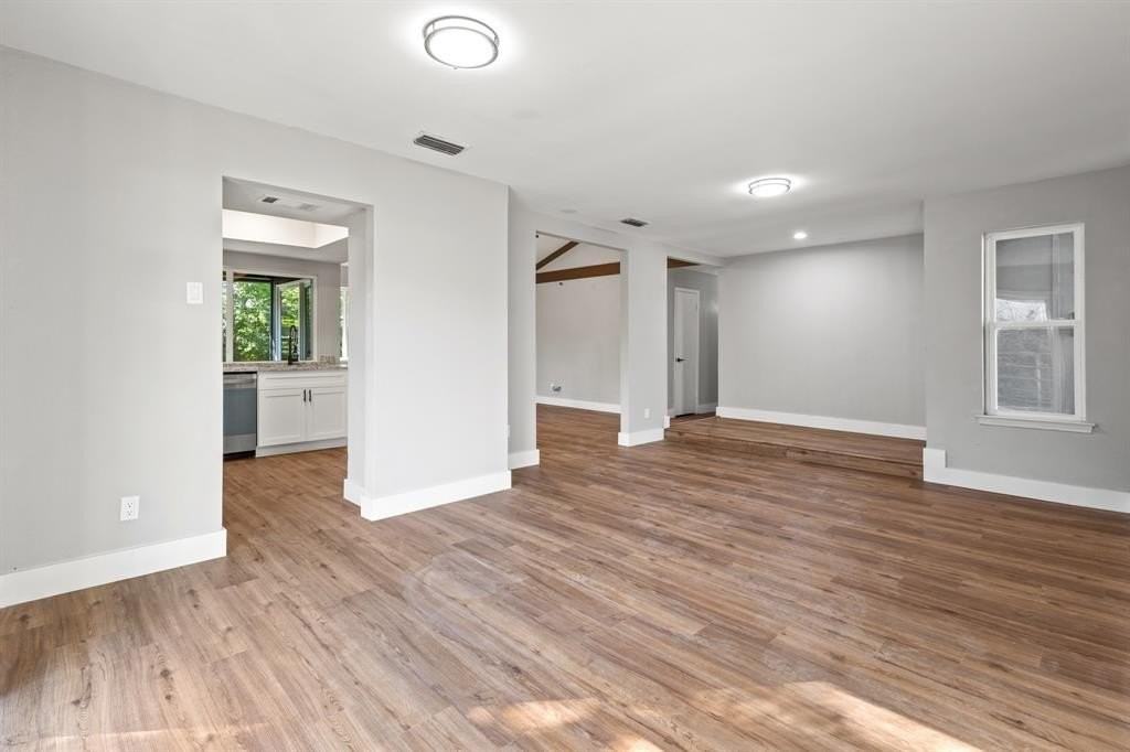 124 Bowling Green Cir - Photo 6 of 20