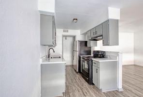 featured image of 916 Isbell Rd #D