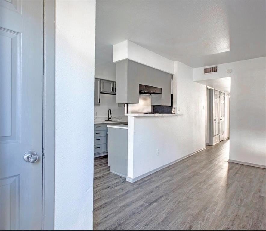 916 Isbell Rd #D - Photo 2 of 13