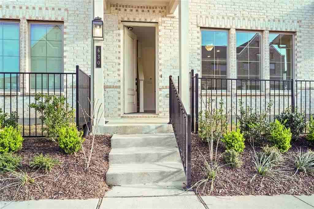 631 Redwood Way - Photo 5 of 30