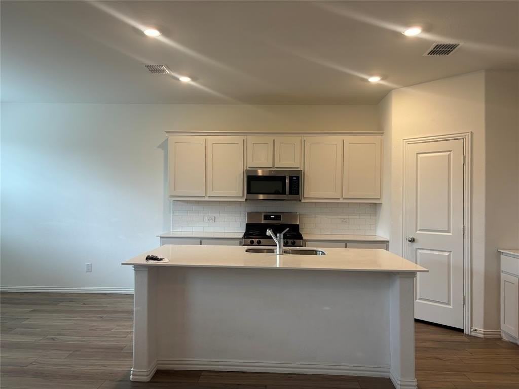 1447 Mesquite Ln - Photo 6 of 17