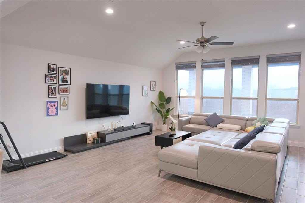 5928 Pine River Ln - Photo 5 of 23