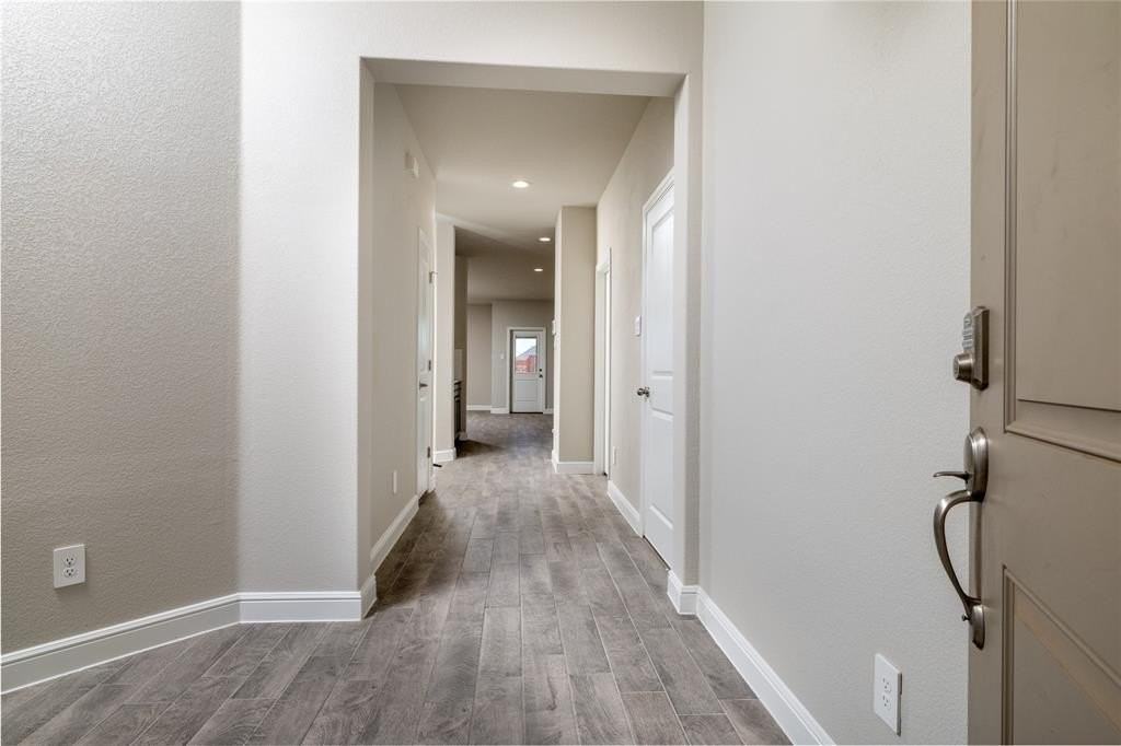 2212 Gill Star Dr - Photo 4 of 40