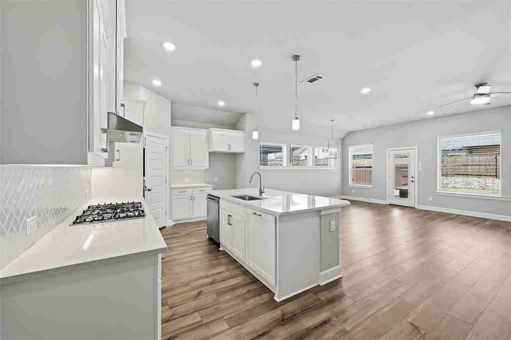 1620 Mcdougall Crk - Photo 3 of 38