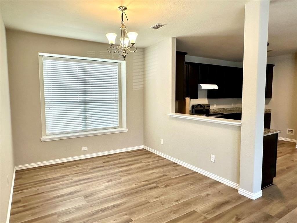 725 Hartsfield St - Photo 3 of 22