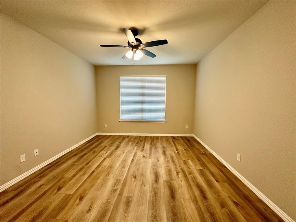 725 Hartsfield St - Photo 4 of 22