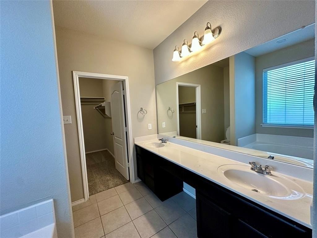 725 Hartsfield St - Photo 5 of 22