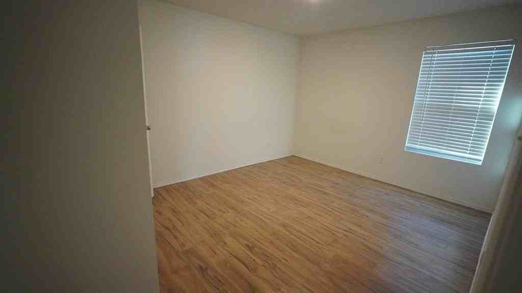 5318 Curwood Dr - Photo 7 of 13