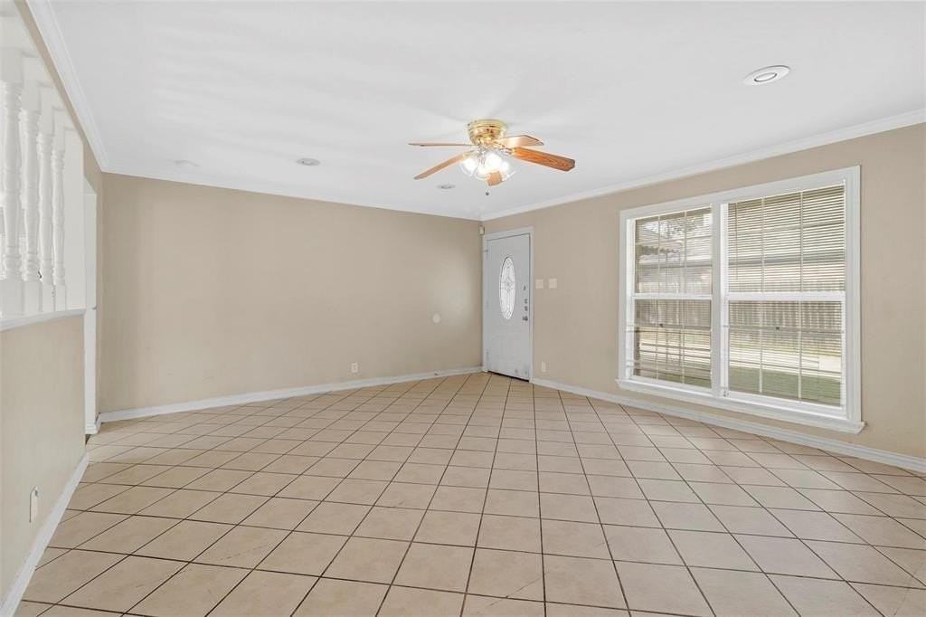 807 Ash Ln - Photo 2 of 13