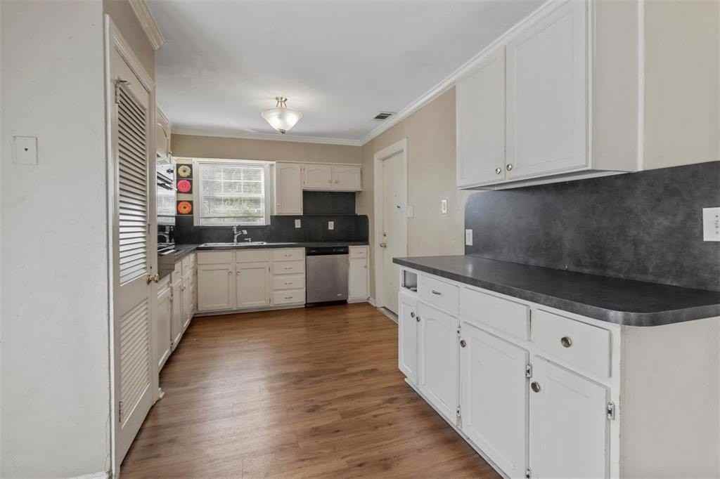 807 Ash Ln - Photo 6 of 13