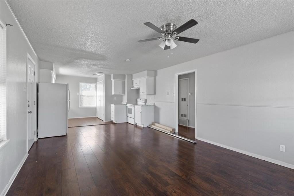 120 E Monterey St #120 - Photo 4 of 15