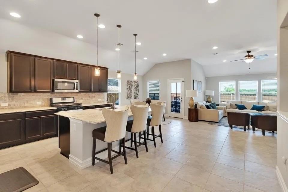 3811 Cicada Ln - Photo 4 of 14