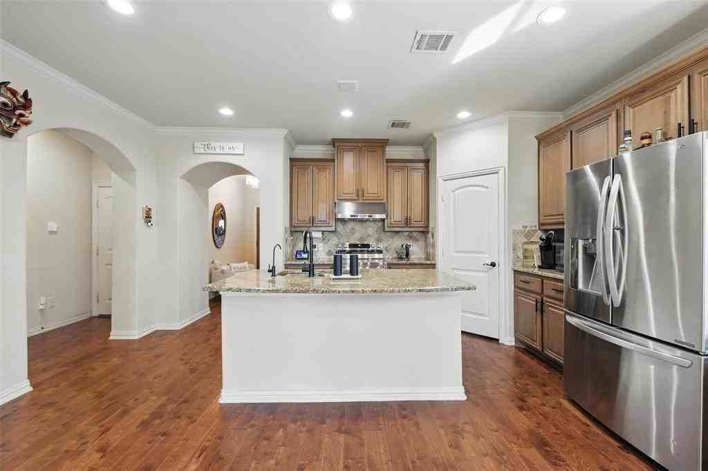 601 Crestridge Cir - Photo 6 of 40