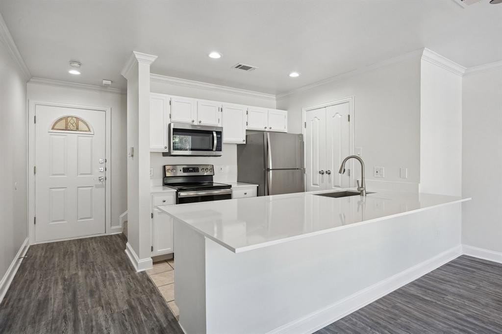 4125 Holland Ave #211 - Photo 2 of 23