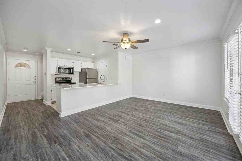 4125 Holland Ave #211 - Photo 7 of 23