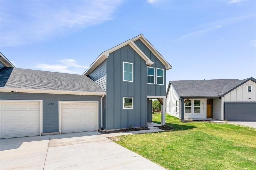 1210 Chestnut Ct #1 - Photo 2 of 29