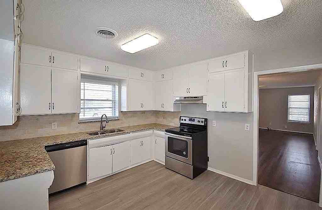 10232 San Lorenzo Dr - Photo 7 of 15