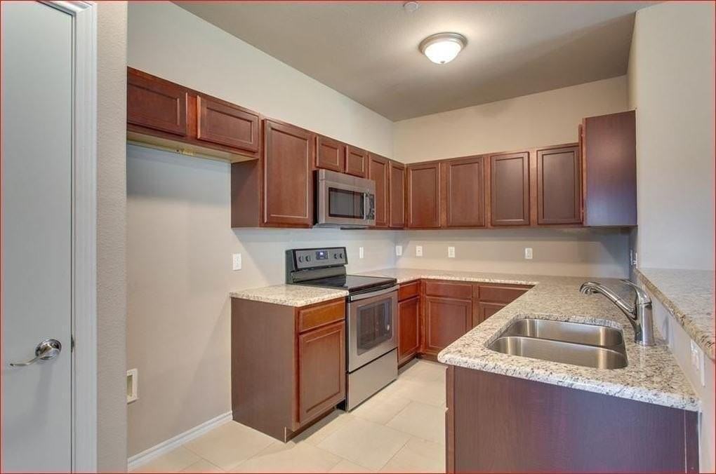 514 E Hazelwood St #B - Photo 5 of 6