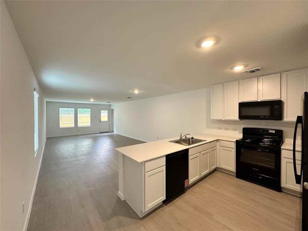 1429 Erie Dr - Photo 3 of 14