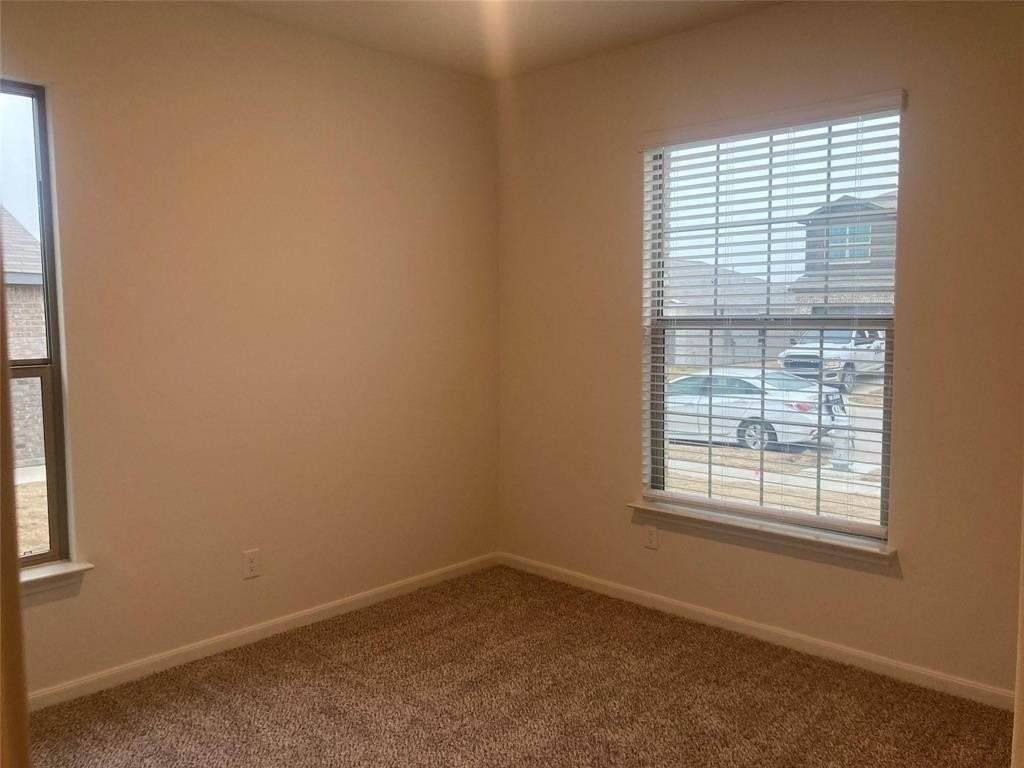 645 Arlington Park Ct - Photo 7 of 28