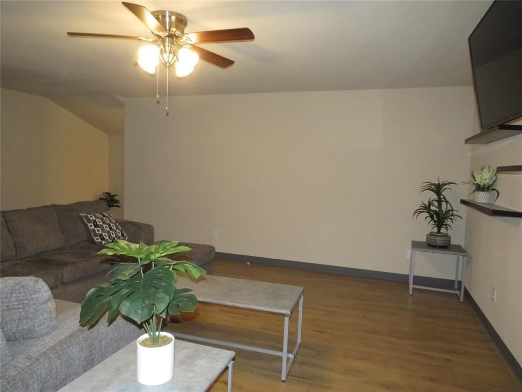 12069 Joyce Ln - Photo 5 of 27