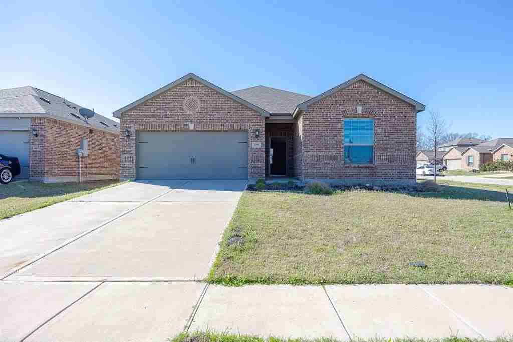 208 Harvey St - Photo 3 of 34