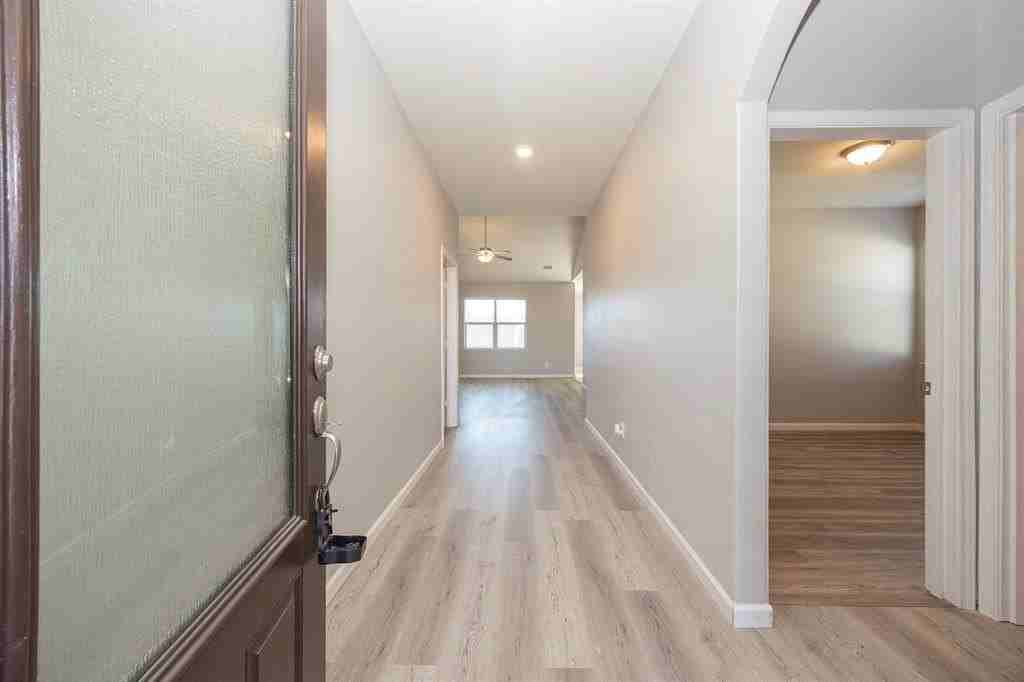 208 Harvey St - Photo 7 of 34