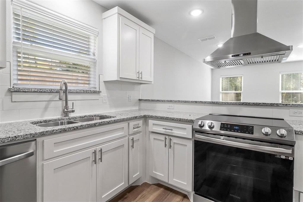 514 N Rusk Ave #516 - Photo 3 of 15