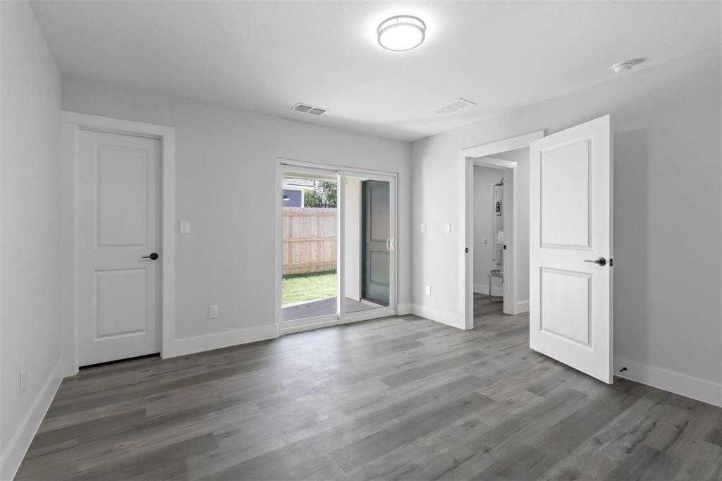 514 N Rusk Ave #516 - Photo 7 of 15