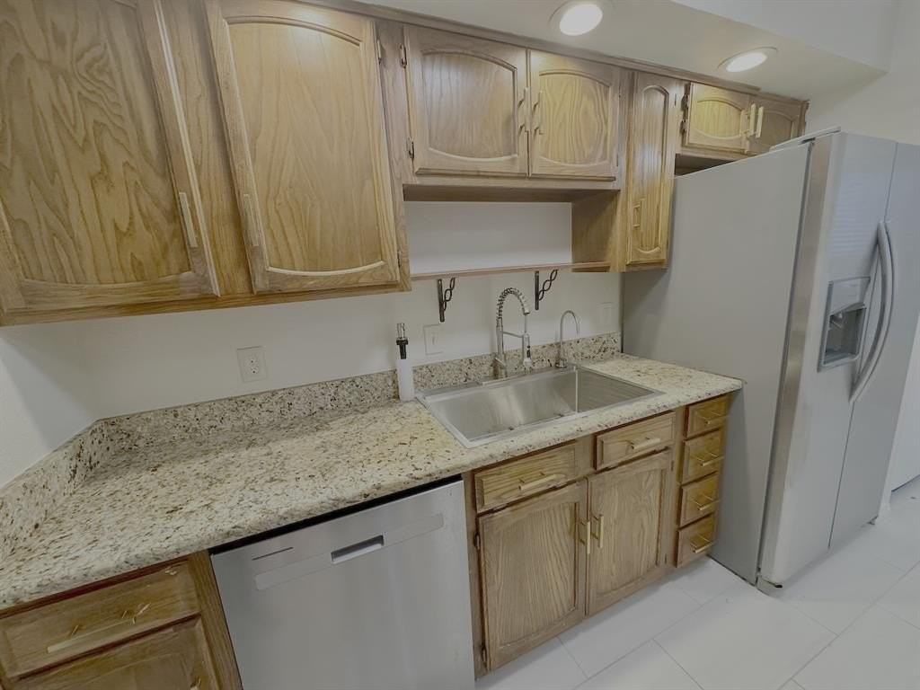 11525 Webb Chapel Rd - Photo 6 of 23