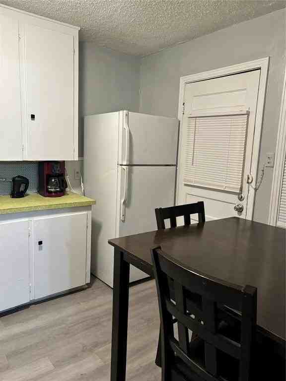 1009 Beech St - Photo 3 of 8