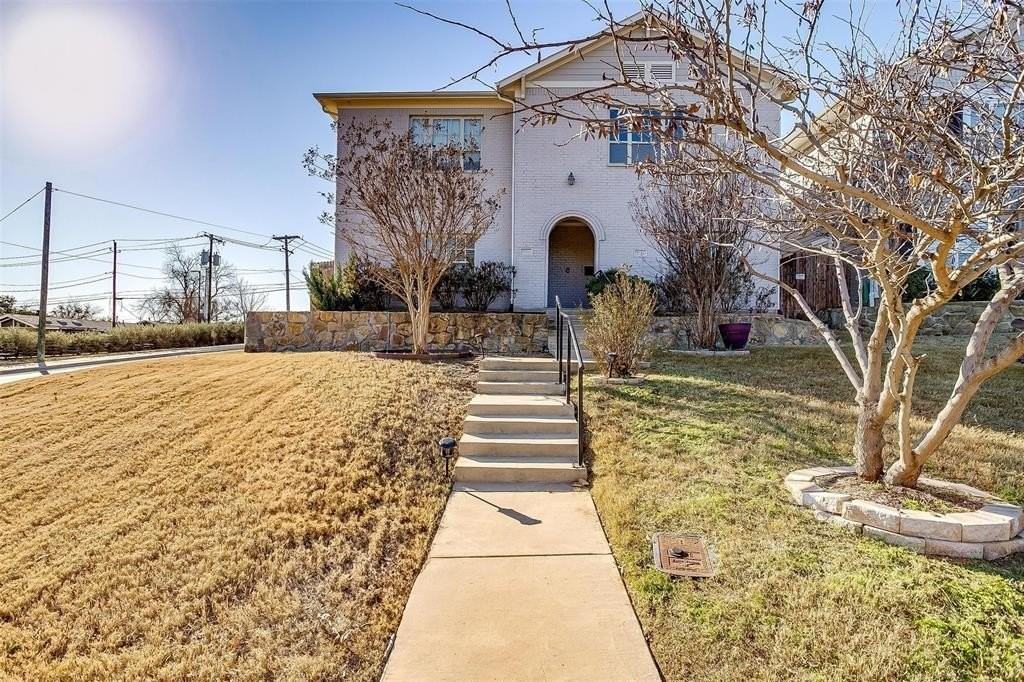 3703 Byers Ave - Photo 2 of 40