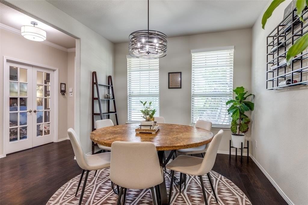 1000 Marietta Ln - Photo 5 of 37