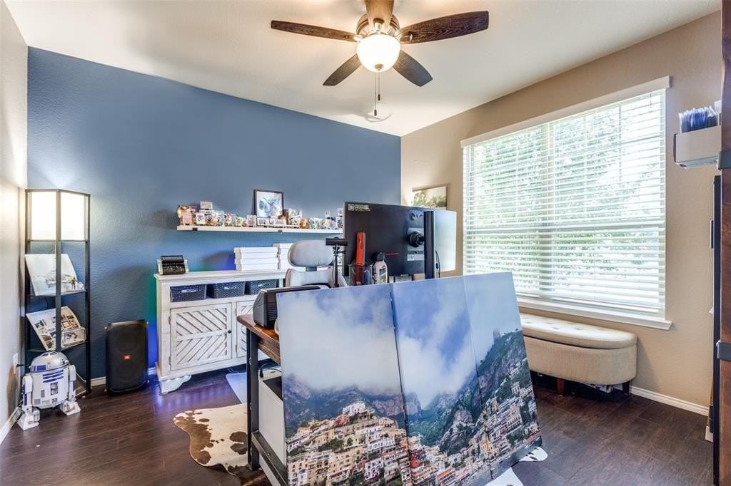 1000 Marietta Ln - Photo 6 of 37