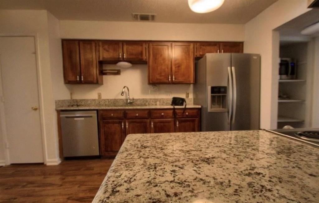 3109 Meadow Wood Ln - Photo 2 of 15