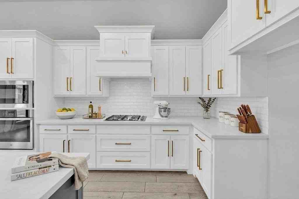 1610 Cherry Blossom Ln - Photo 4 of 28