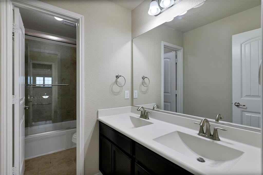 11824 Kurth Dr - Photo 3 of 25