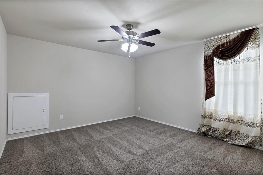 11824 Kurth Dr - Photo 4 of 25