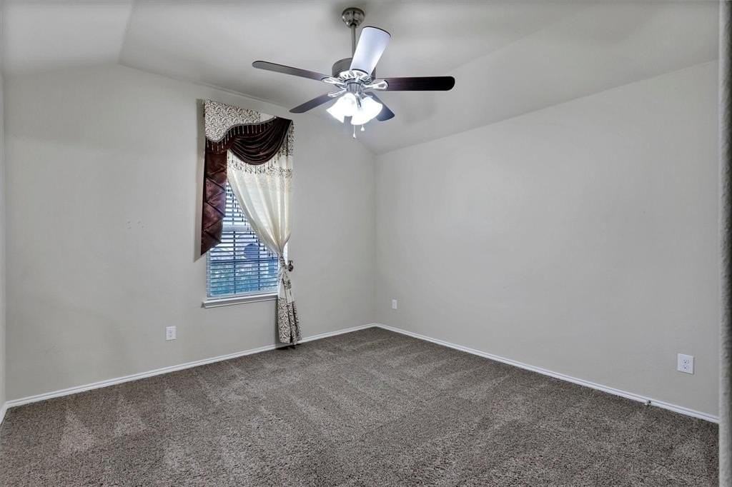 11824 Kurth Dr - Photo 5 of 25