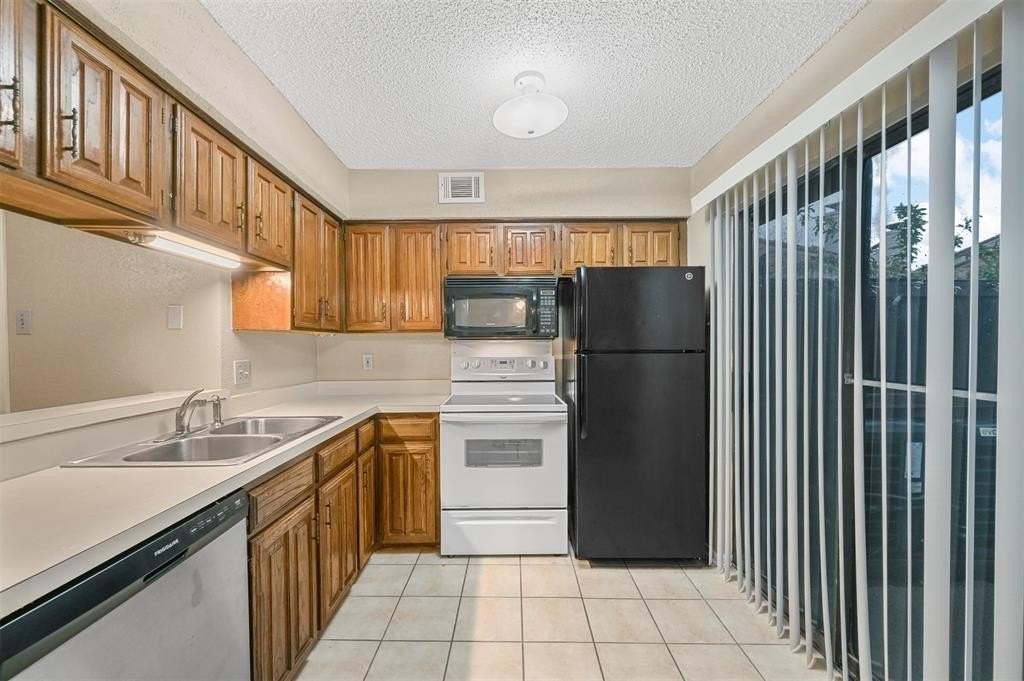 14800 Enterprise Dr #22D - Photo 4 of 19