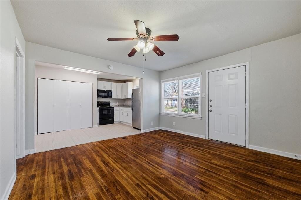 110 Poplar St - Photo 5 of 24