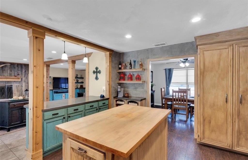 800 E Fm 1187 - Photo 4 of 25