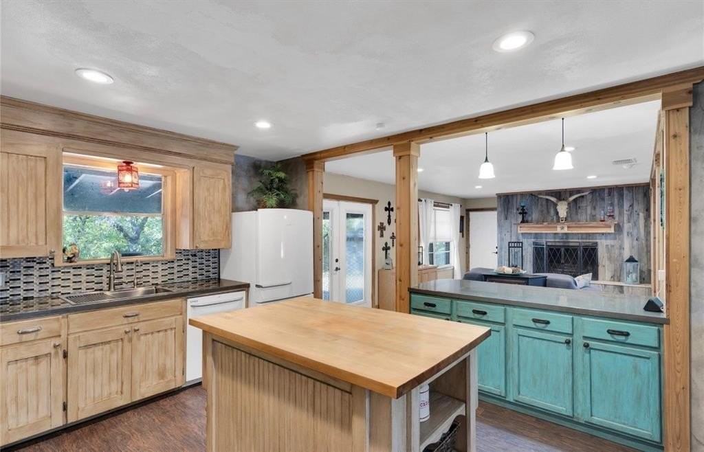 800 E Fm 1187 - Photo 5 of 25