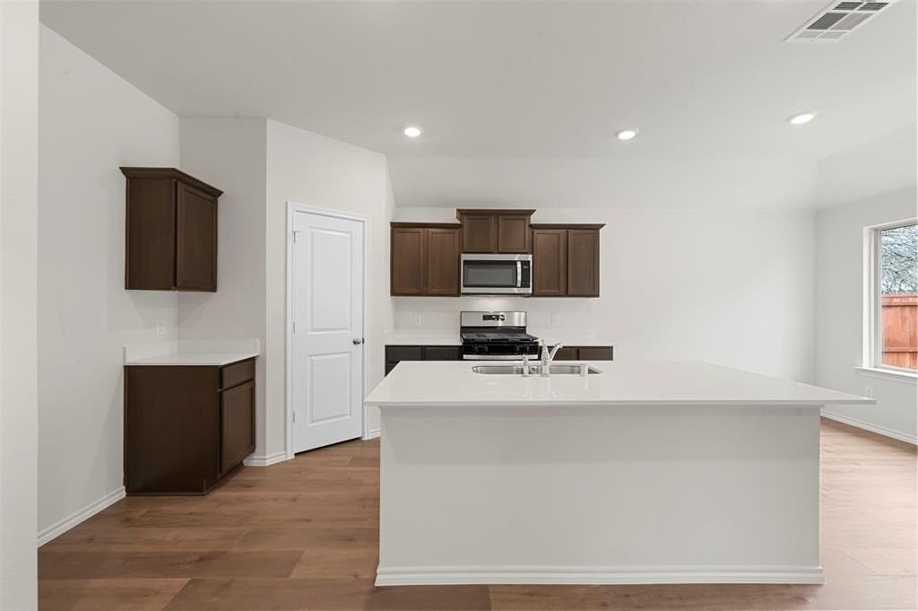 2324 Burleson Rd - Photo 5 of 21